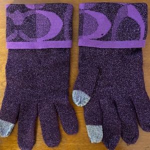 Coach winter gloves with tech touch finger